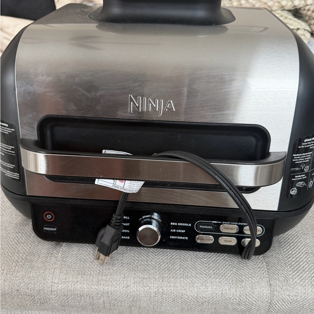 Ninja Foodi Black and Silver Grill/air fryer/ griddle